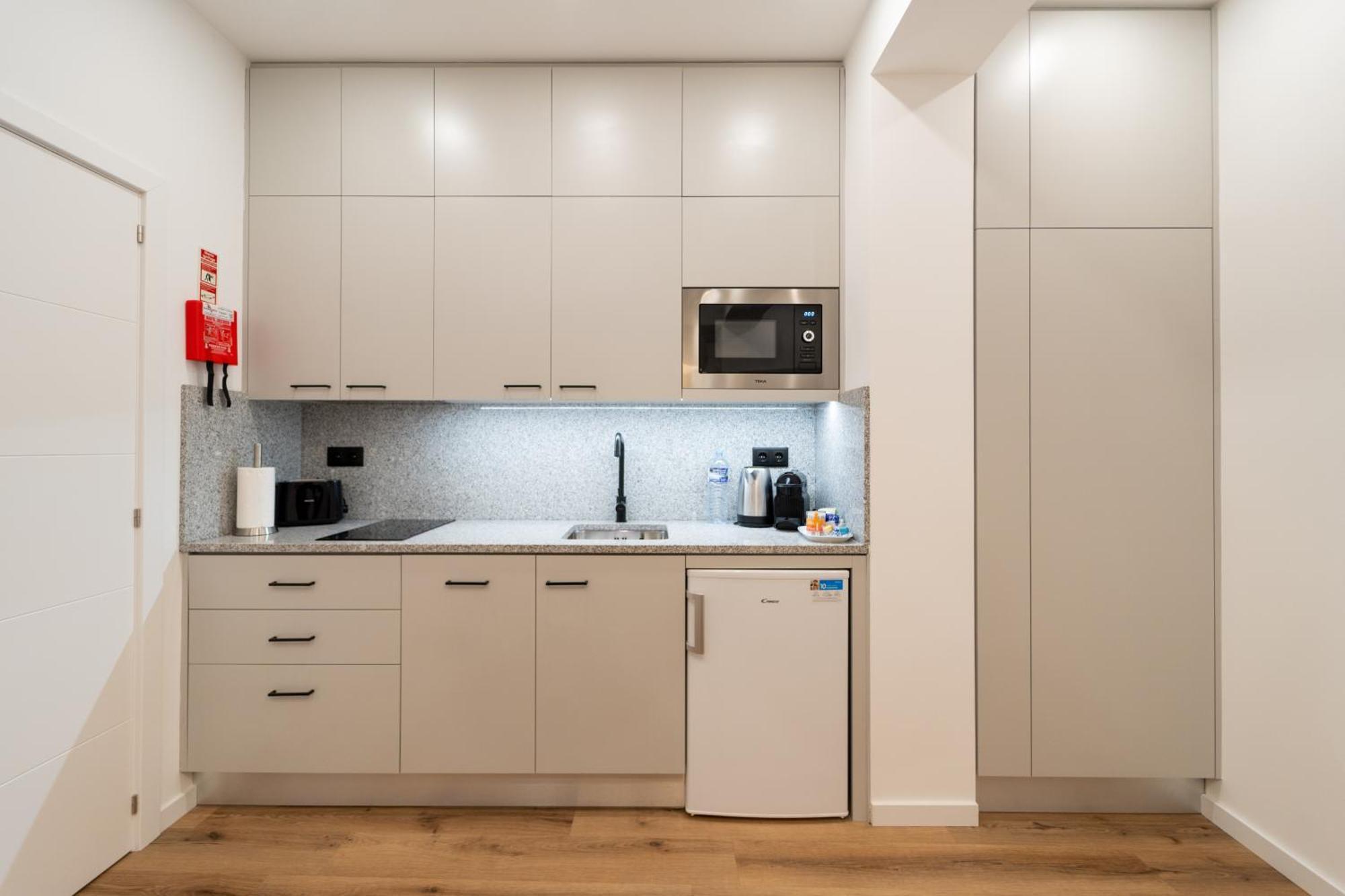 Casa Flores - 2 Bedroom, Lift, Ac, Car Parking - Extra Πόρτο Εξωτερικό φωτογραφία